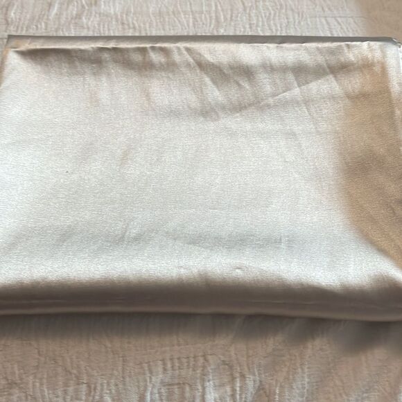 Shine by Knight Beauty Boost Champagne King NWT Pillow Case - Picture 5 of 6